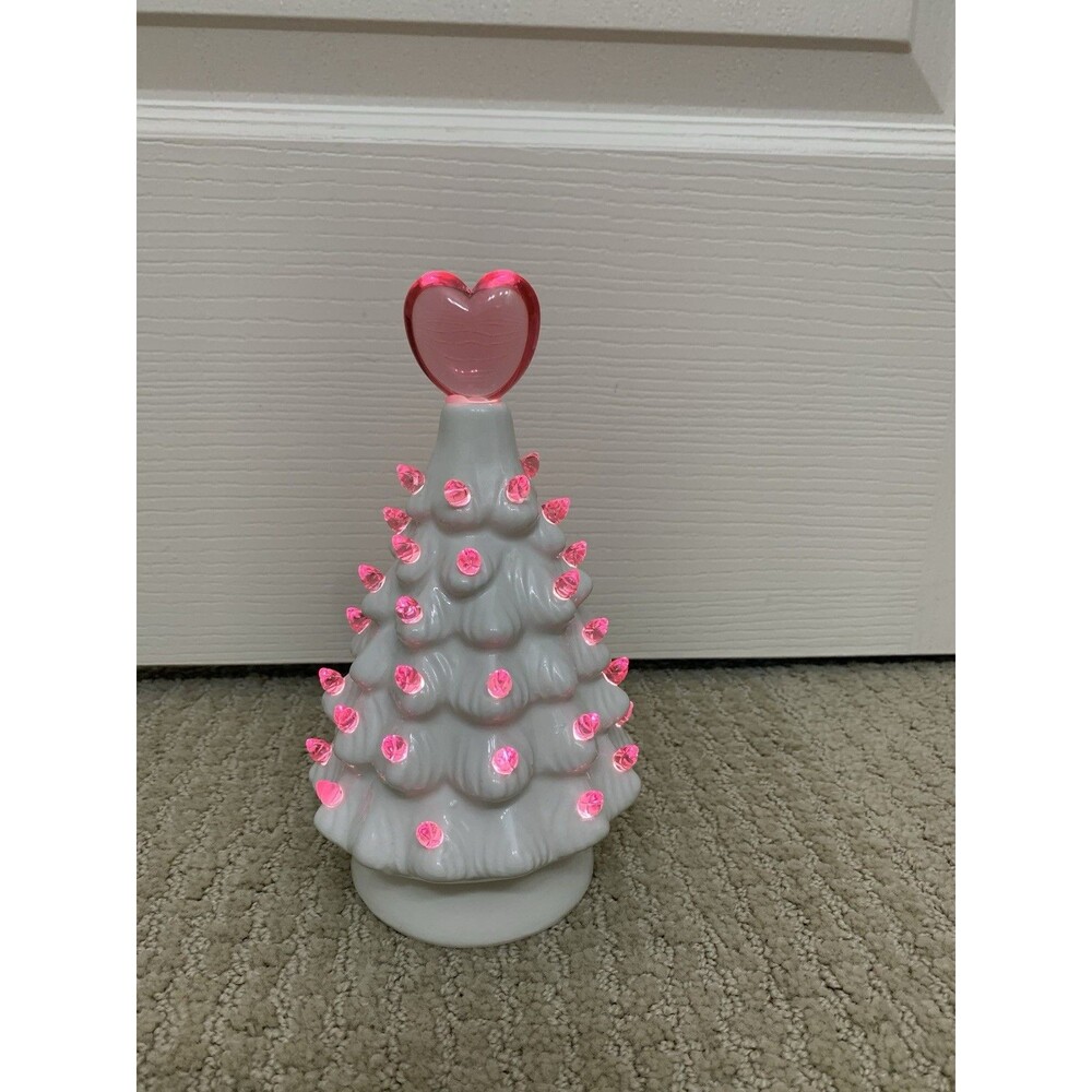 Cracker Barrel White Pink Valentine’s Ceramic Heart Light Up Tree New
